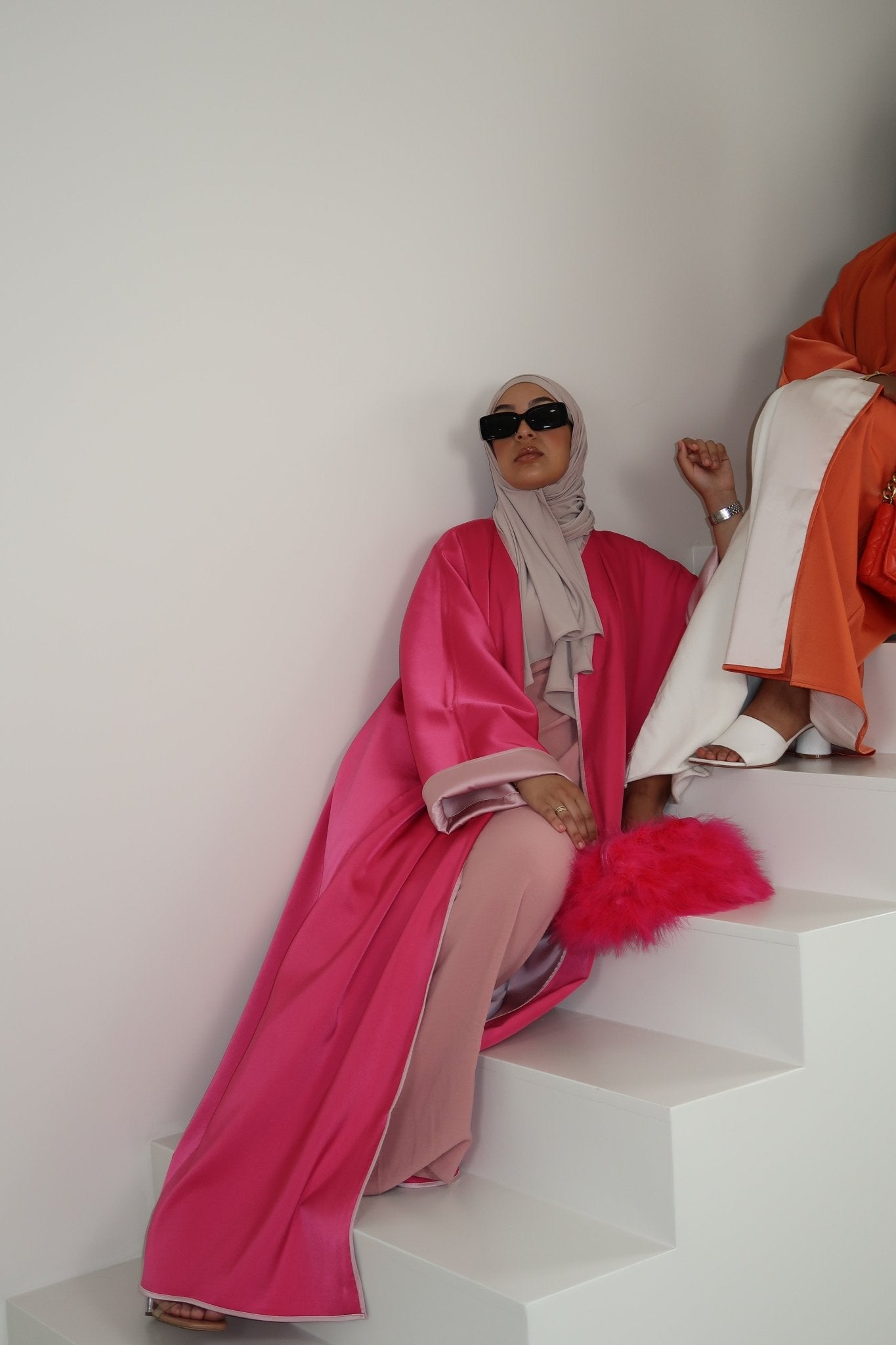PLIEGUÉ Fuchsia X Pink - Premium Abaya’s from Sahara Soirée - Just €90! Shop now at Sahara Soirée